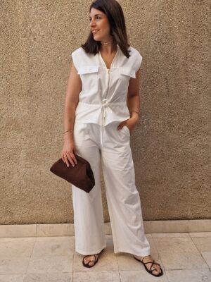 Conjunto camisa cremallera y pantalón blanco