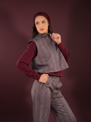 Conjunto chaleco con cremallera y pantalón espiga