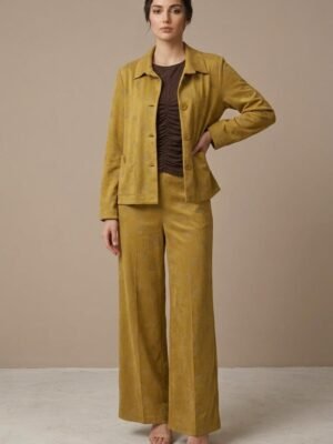 Conjunto camisa y pantalón ante detalles cachemir