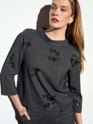 Conjunto gris jaspeado flores bordadas con lentejuelas